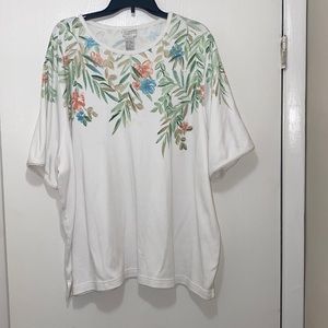 Spring, flowery print Blouse/T-shirt style